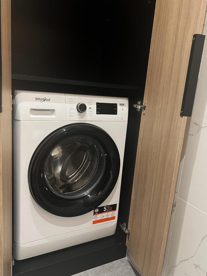 Amsterdam - Nowy Apartament W Centrum Z Prywatnym Zadaszonym Parkingiem Nowy Targ Kültér fotó